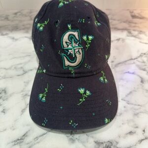 Seattle Mariners New Era Women's Navy Blossom 9TWENTY Adjustable Hat